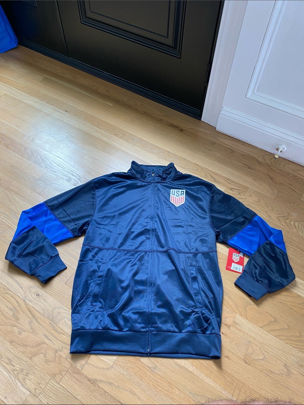 NWT Men's Size L USA Soccer Crest Track Jacket with Royal Blue Sleeve Accents